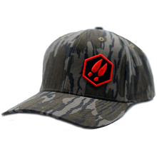 Load image into Gallery viewer, MOSSY OAK BOTTOMLAND 6 PANEL SNAPBACK DEERCAST LOGO HAT
